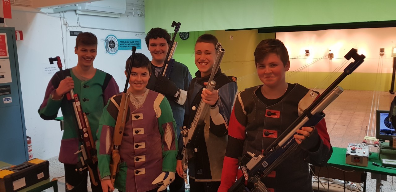 Strijelci streljačkog kluba rovinj na natjeca nju u sprotskom streljaštvu