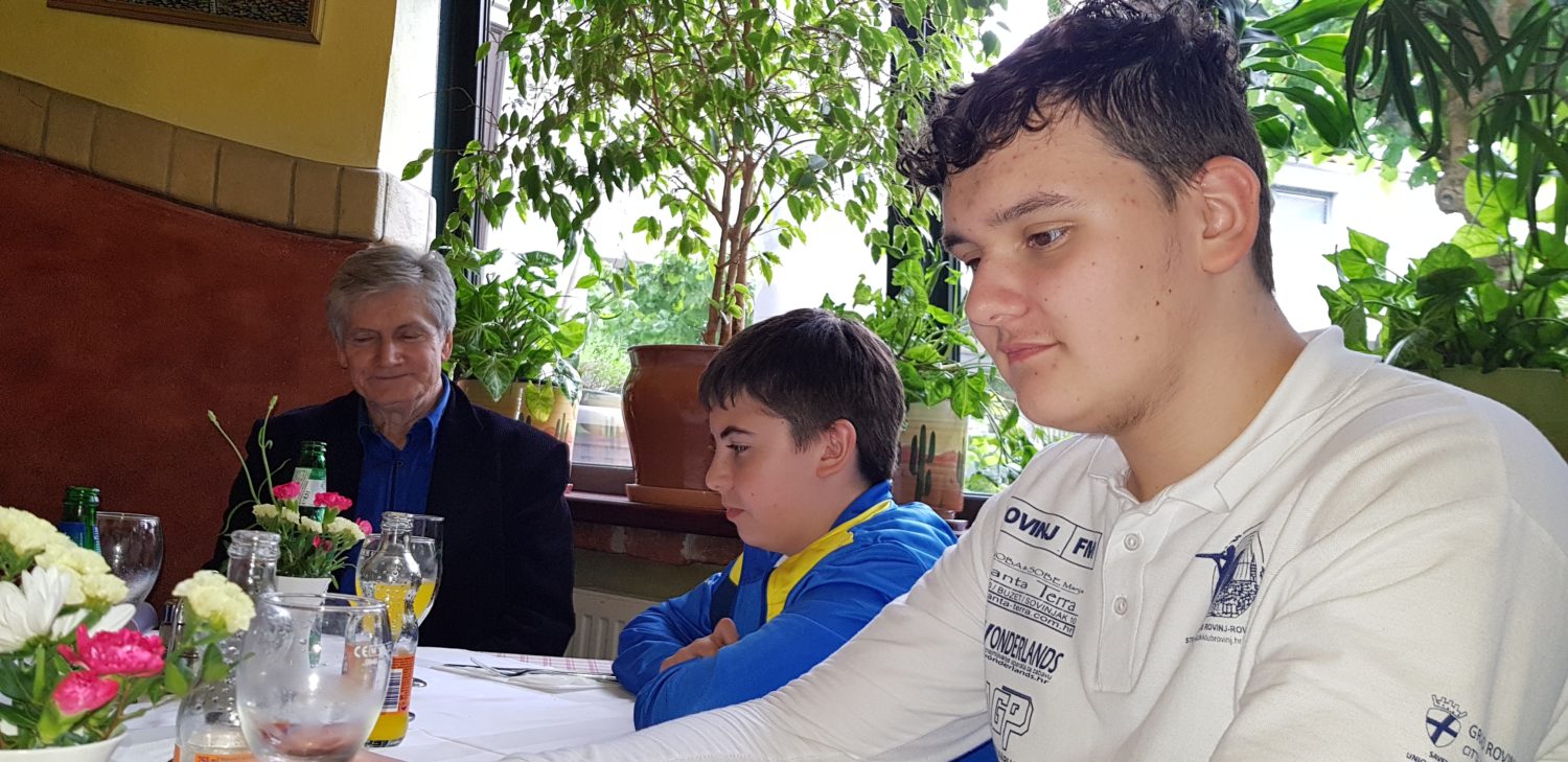 Strijelci streljačkog kluba rovinj na vratima jadrana na ručku