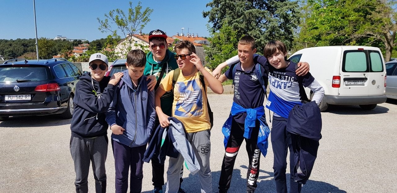 Kadeti i kadetkinje streljačkog kluba rovinj natjecanju u Puli serijska zračna puška