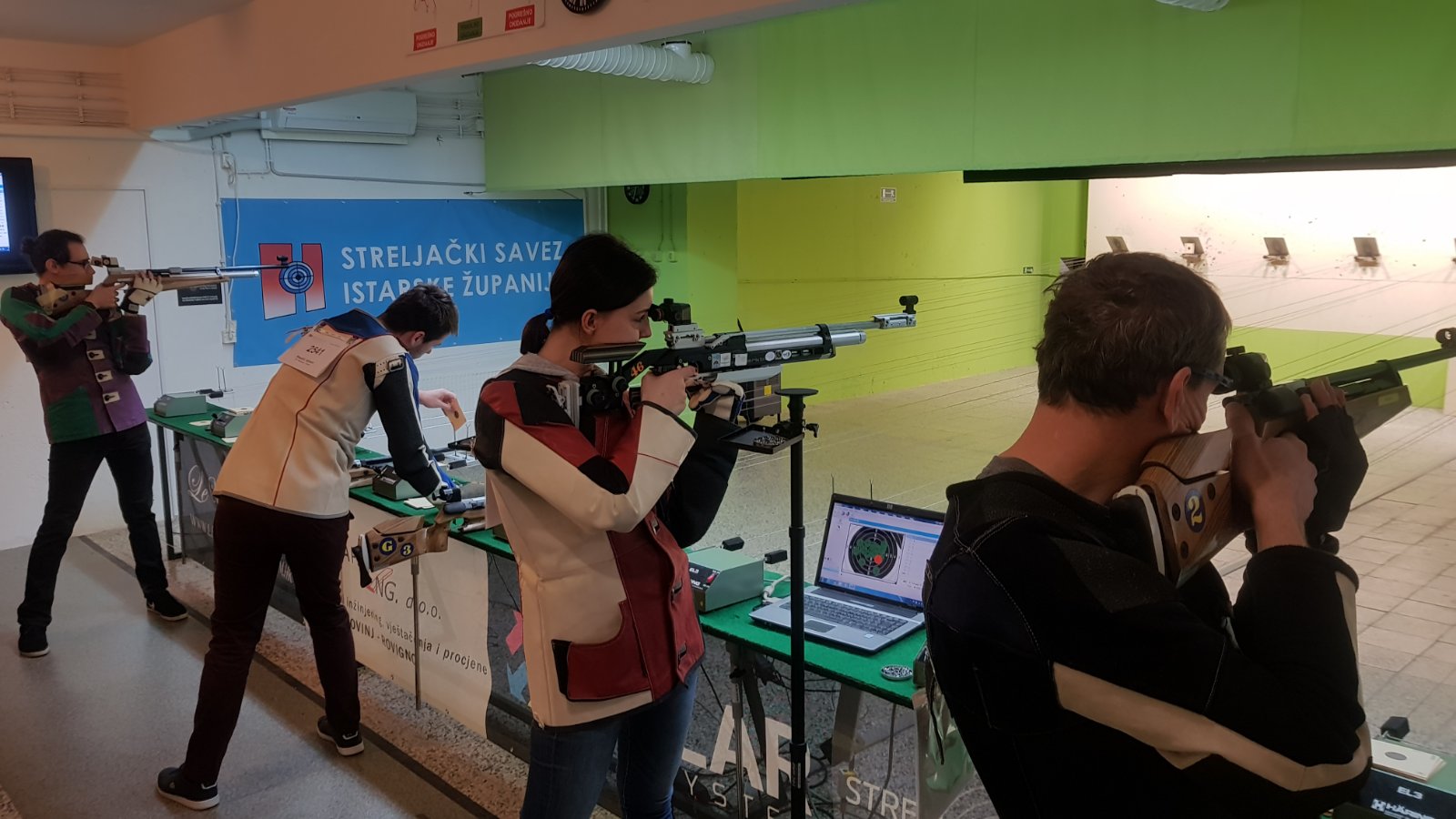 seniorke streljačkog kluba rovinj doroteja malarić, irina prenc