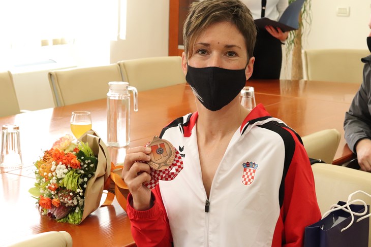 Pročitajte više o članku Zlatka Hlebec otputovala na Europsko prvenstvo u Osijek, sretno!